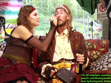 cam couple porn honeyand_thebear image #218012