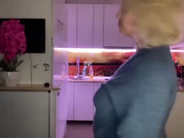 cam girl porn kiradivine image #6342759