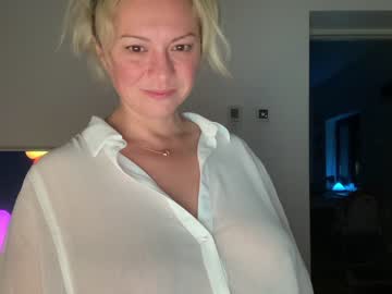 cam girl porn kiradivine image #2816550