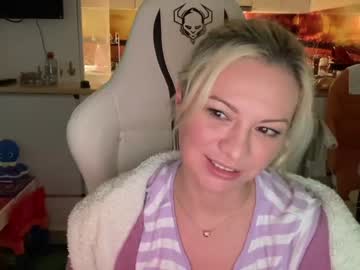 cam girl porn kiradivine image #3577103