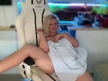 cam girl porn kiradivine image #5307854