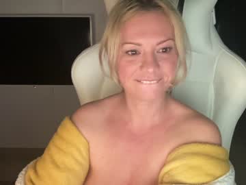 cam girl porn kiradivine image #2723853