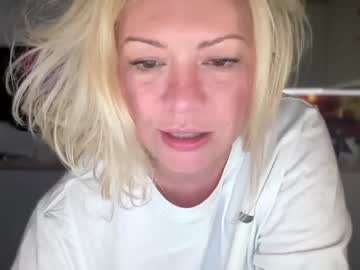 cam girl porn kiradivine image #6771666