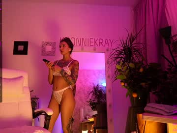 cam girl porn kronniekray image #2035276