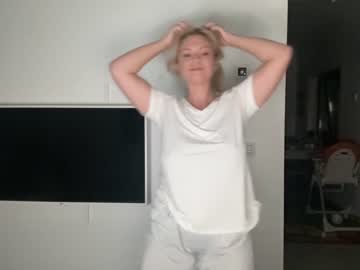 cam girl porn kiradivine image #2667271