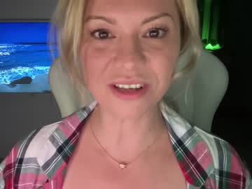 cam girl porn kiradivine image #2824066