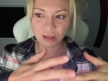 cam girl porn kiradivine image #2931685