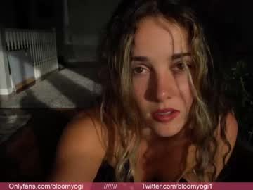 cam girl porn bloomyogi image #1174063