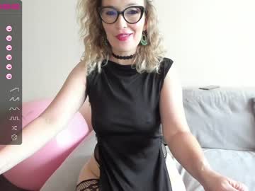 cam girl porn emilymilf__ image #4910938