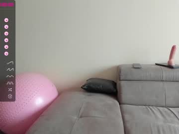cam girl porn emilymilf__ image #4548201