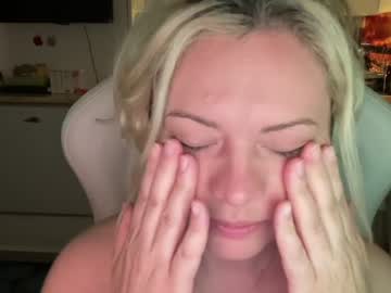 cam girl porn kiradivine image #4421931
