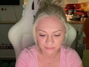 cam girl porn kiradivine image #3957196