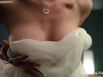 cam girl porn alejastorm image #3622488
