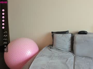 cam girl porn emilymilf__ image #4362317