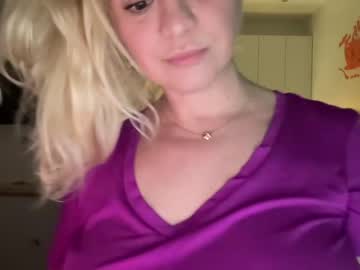 cam girl porn kiradivine image #3863339