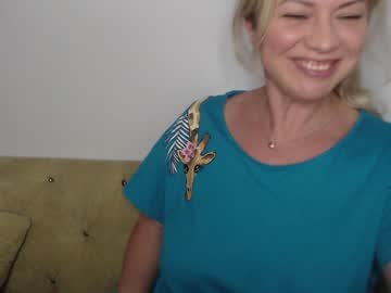 cam girl porn kiradivine image #2967670