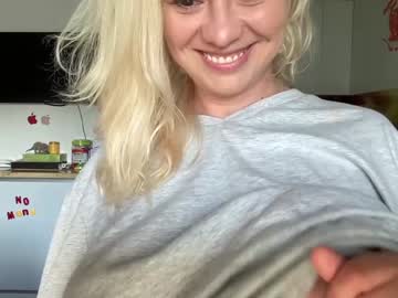 cam girl porn kiradivine image #4769622