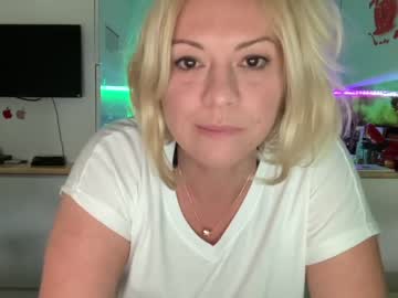 cam girl porn kiradivine image #5501887