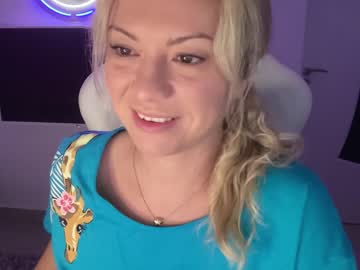 cam girl porn kiradivine image #2953293