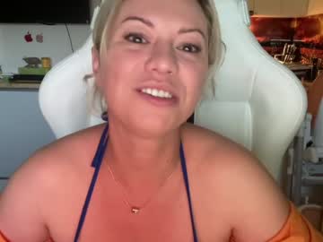 cam girl porn kiradivine image #4542899