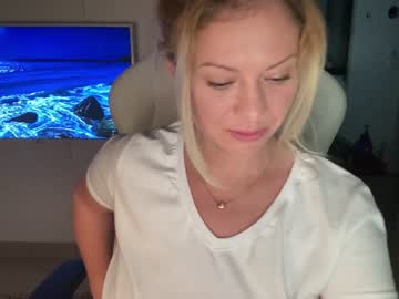 cam girl porn kiradivine image #2422951