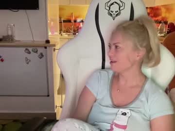 cam girl porn kiradivine image #3670199