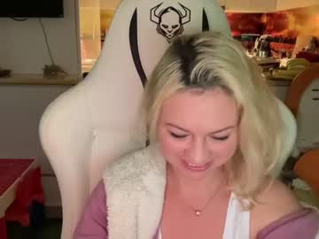 cam girl porn kiradivine image #3598226