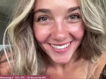 cam girl porn bloomyogi image #2179118