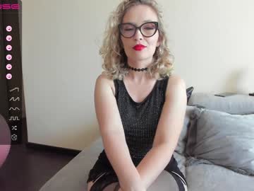cam girl porn emilymilf__ image #4604721