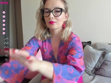 cam girl porn emilymilf__ image #4739914