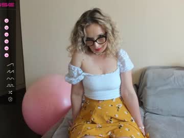 cam girl porn emilymilf__ image #4468639