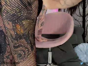 cam girl porn harliequinnx image #6279132