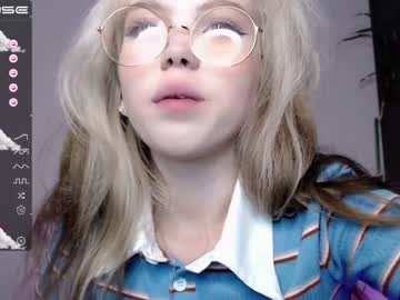 cam girl porn small_blondee image #2608859