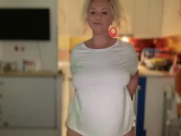 cam girl porn kiradivine image #4055056