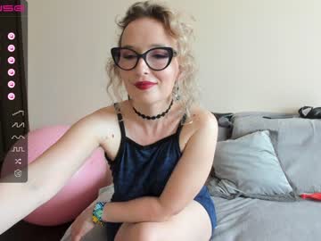 cam girl porn emilymilf__ image #4490597