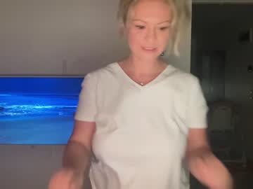 cam girl porn kiradivine image #2652875