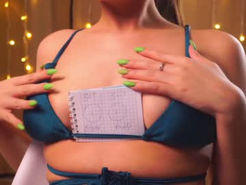 cam girl porn helenmoors image #4487200