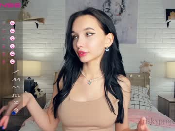cam girl porn riskyproject image #5031030