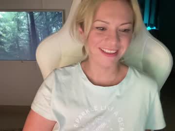 cam girl porn kiradivine image #2802382