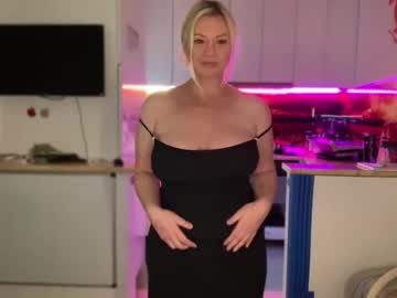 cam girl porn kiradivine image #5739580