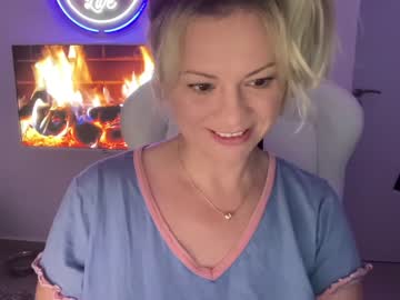 cam girl porn kiradivine image #2938853