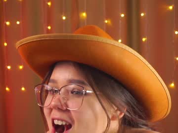 cam girl porn helenmoors image #4822130