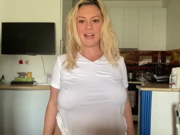 cam girl porn kiradivine image #4613040