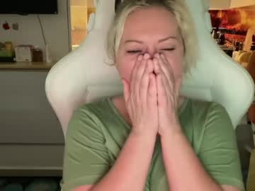 cam girl porn kiradivine image #4400396