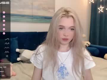 cam girl porn small_blondee image #1403334