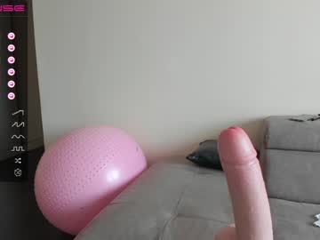 cam girl porn emilymilf__ image #4547636