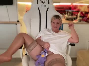 cam girl porn kiradivine image #5450973