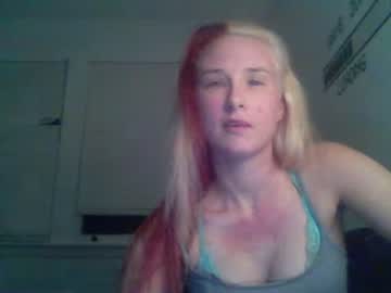 cam girl porn lessclothesmorefunn image #2705375