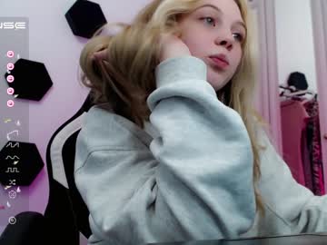 cam girl porn small_blondee image #4303945