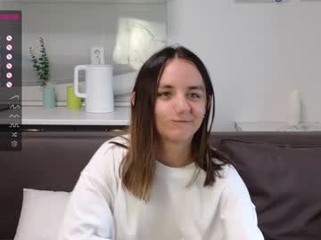 cam girl porn karalyons image #5012837